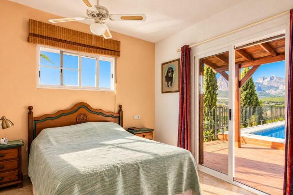 4 bed villa in Callosa de Ensarriá