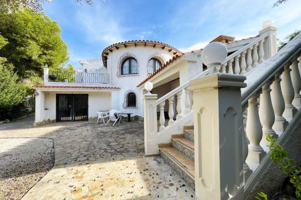 4 bed casa / chalet in Calpe