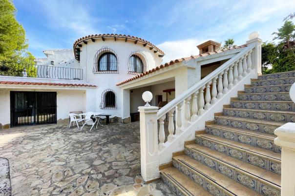 4 bed casa / chalet in Calpe