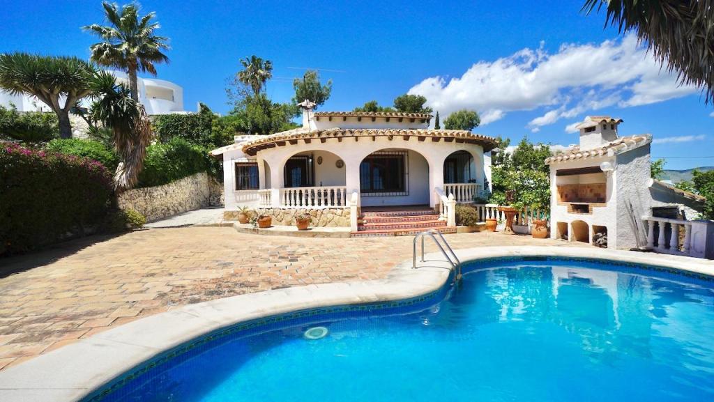 3 bed villas in Moraira