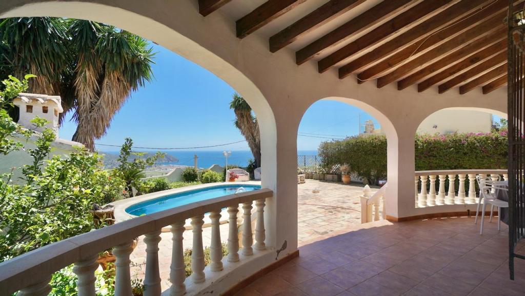 3 bed villas in Moraira