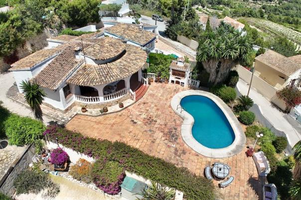 3 bed villas in Moraira