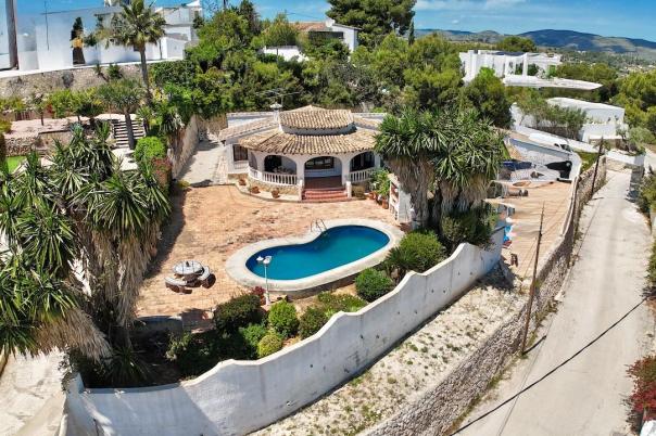 3 bed villas in Moraira