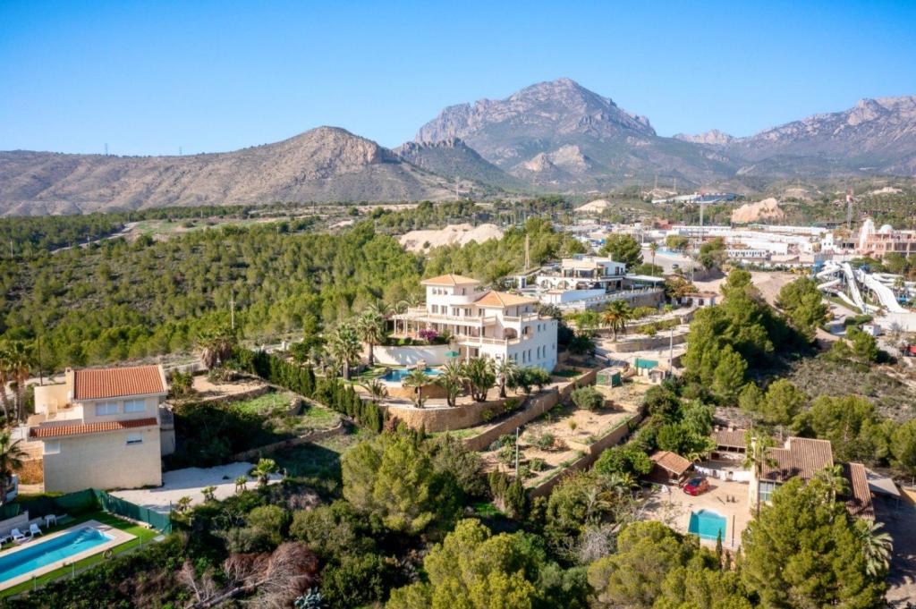 7 bed villa in Benidorm