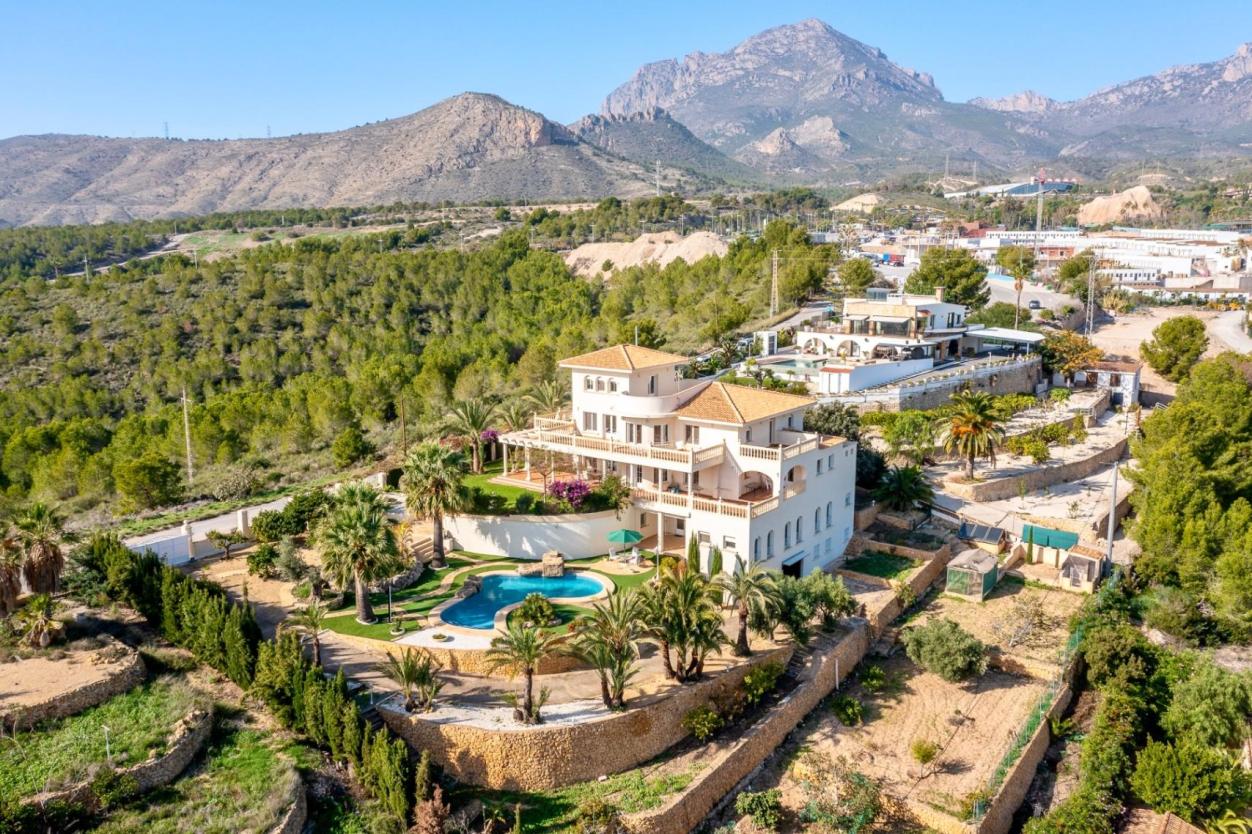 7 bed villa in Benidorm