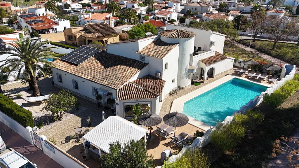 8 bed villa in Dénia