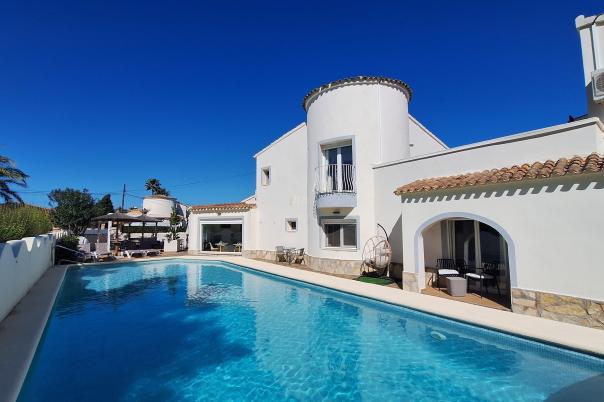 8 bed villa in Dénia