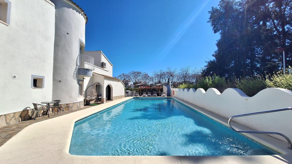 8 bed villa in Dénia