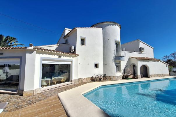 8 bed villa in Dénia