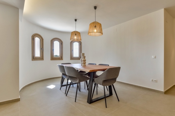 5 bed villas in Altea