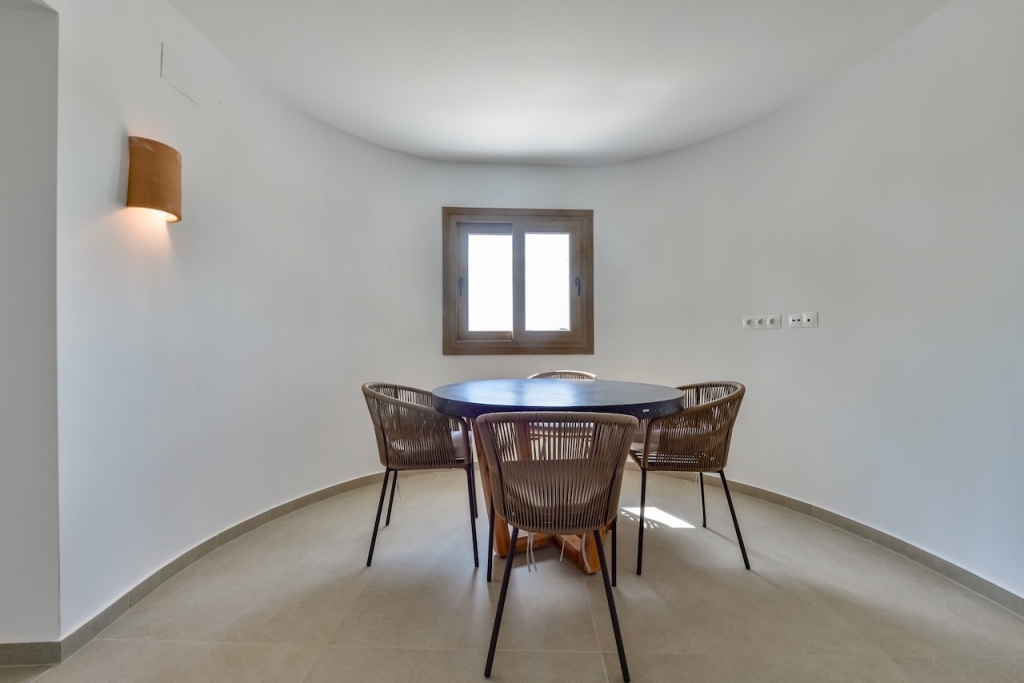 5 bed villas in Altea