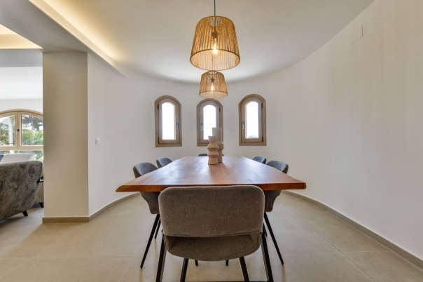 5 bed villas in Altea