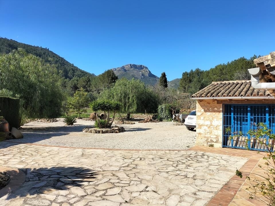 4 bed villa in Jalón