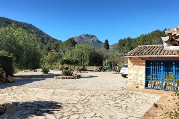 4 bed villa in Jalón