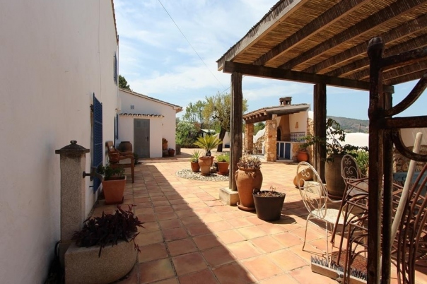 4 bed villa in Jalón