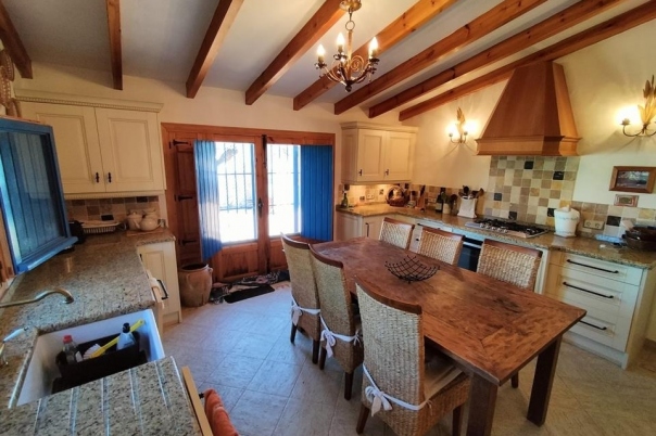 4 bed villa in Jalón