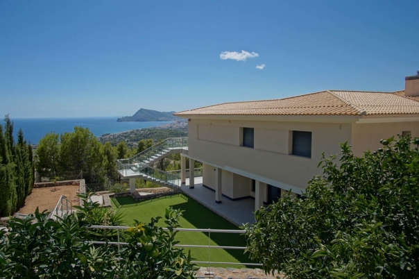 5 bed villa in Altea