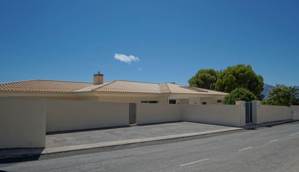 5 bed villa in Altea