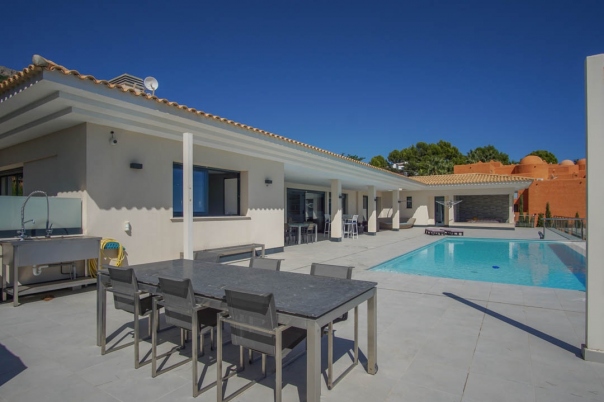 5 bed villa in Altea