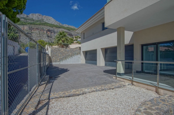 5 bed villa in Altea