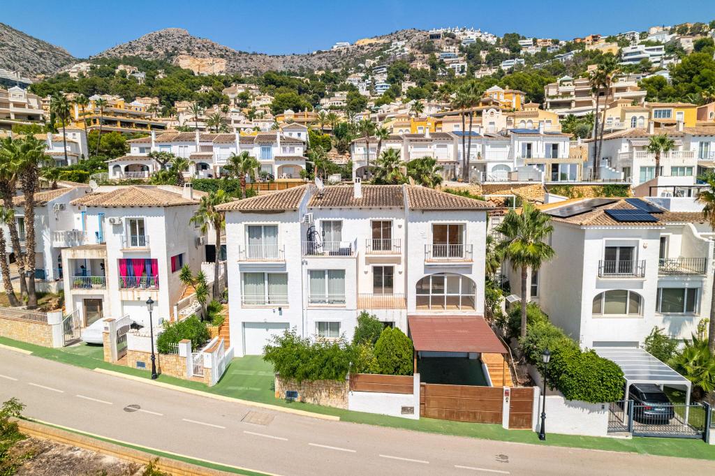 3 bed town_house in Altea