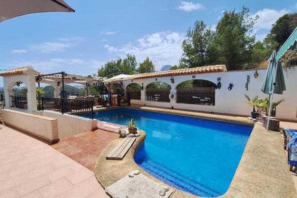 4 bed villa in Callosa d'En Sarrià