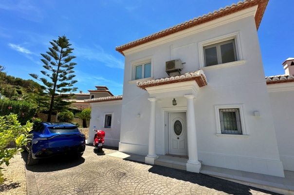 4 bed villa in Moraira