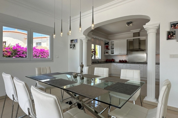 4 bed villa in Moraira