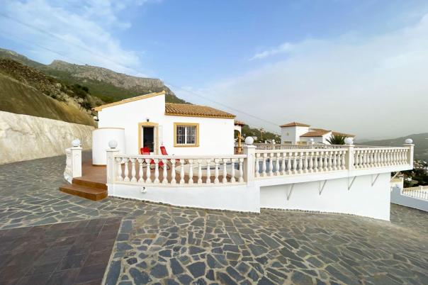 4 bed casa / chalet in Calpe