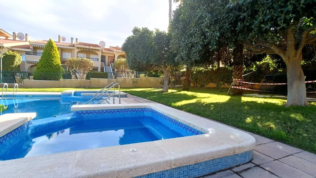 2 bed bungalow in Santa Pola