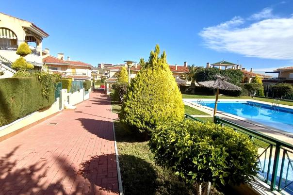 2 bed bungalow in Santa Pola