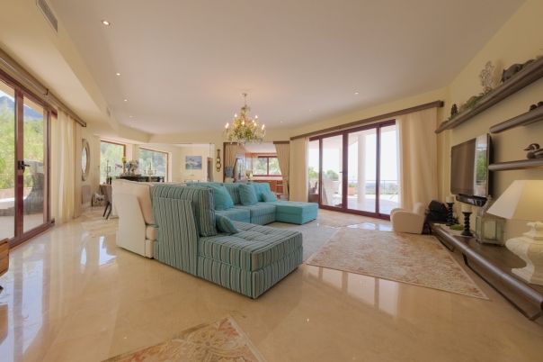 6 bed villa in Altea