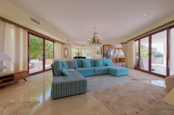 6 bed villa in Altea