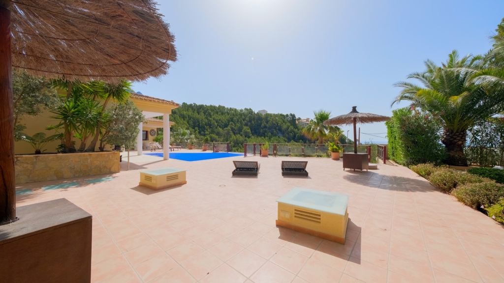 6 bed villa in Altea
