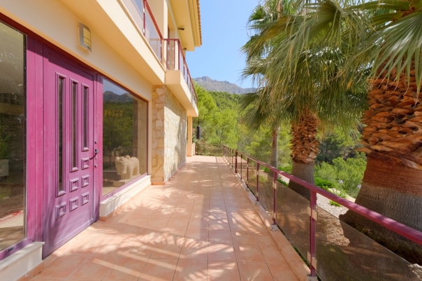 6 bed villa in Altea