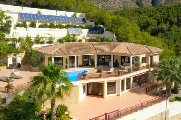6 bed villa in Altea