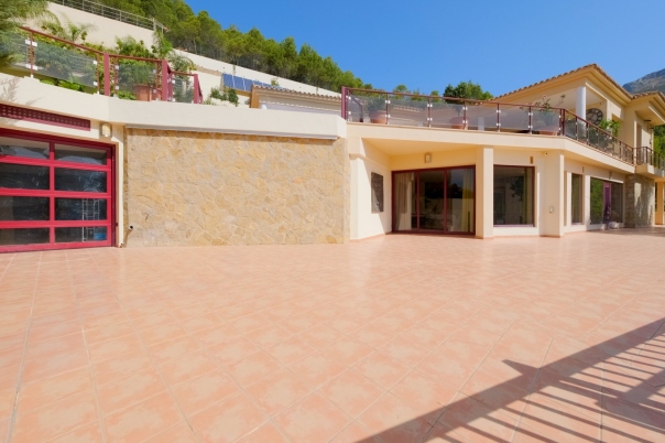 6 bed villa in Altea