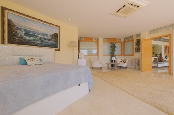 6 bed villa in Altea