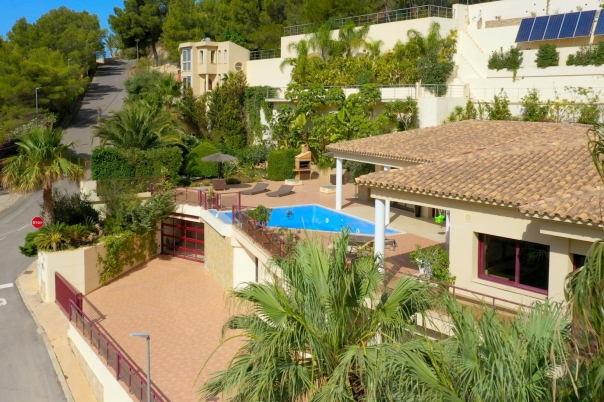 6 bed villa in Altea