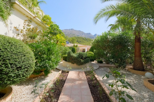 6 bed villa in Altea