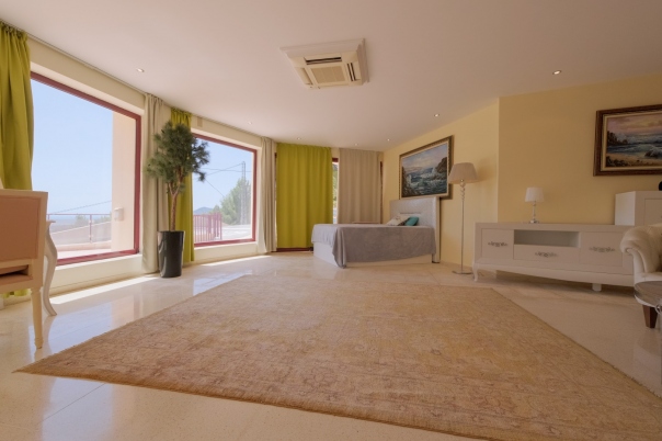 6 bed villa in Altea