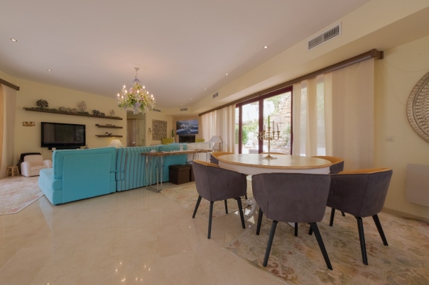 6 bed villa in Altea