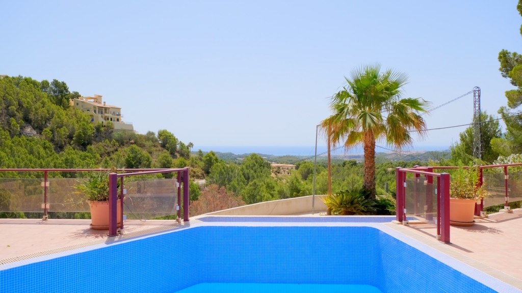 6 bed villa in Altea