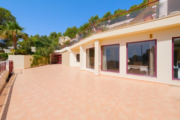 6 bed villa in Altea