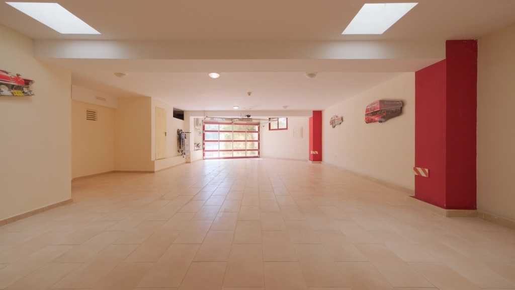 6 bed villa in Altea