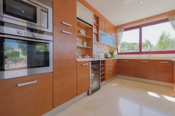 6 bed villa in Altea