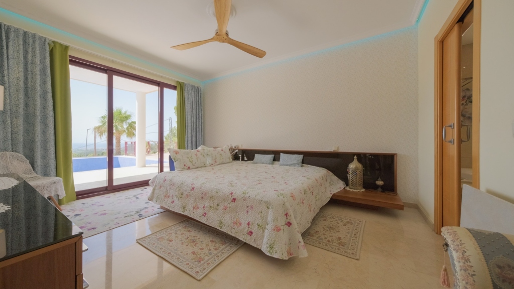 6 bed villa in Altea
