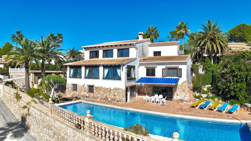 4 bed villas in Moraira