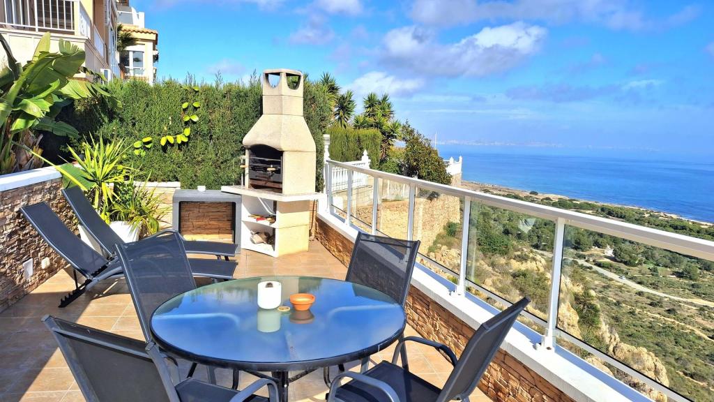 4 bed semi-detached in Santa Pola