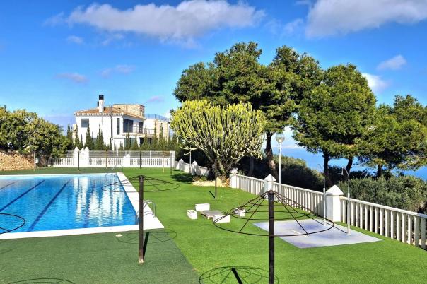 4 bed semi-detached in Santa Pola